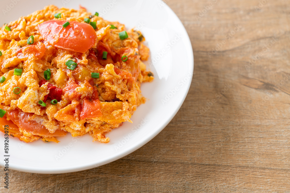 Stir-fried tomatoes with egg or Scrambled eggs with tomatoes