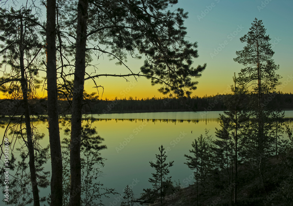 Obraz premium Quiet summer evening on the northern river