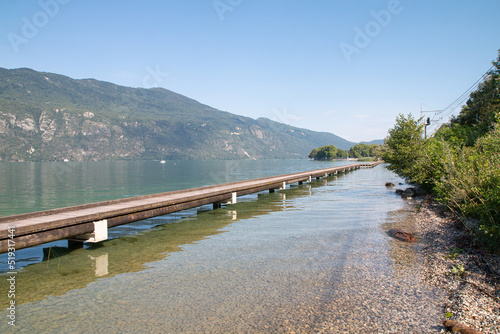 Wallpaper Mural Pontons du chemin lacustre de Brison-Saint-innocent Torontodigital.ca