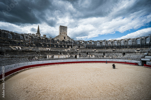 Blick auf die Arènes d'Arles / Amphietheater photo