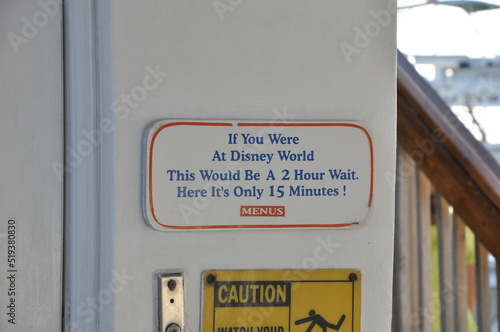 Florida restaurant funny sign