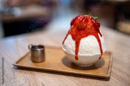 dessert strawberry kakigori