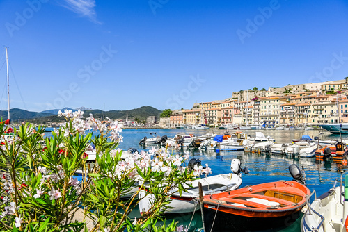 Portoferraio, Hafen, Darsena, Altstadt, Boote, Fischer, Fischerboote, Altstadthäuser, Fähre, Insel, Elba, Toskana, Sommer, Toskanischer Archipel, Italien