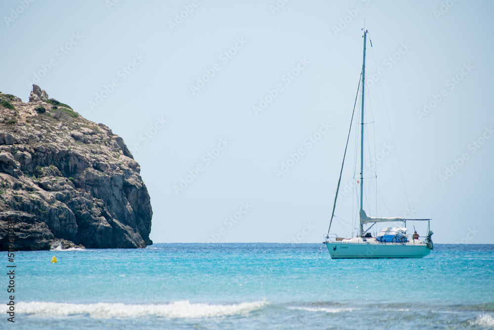 Embarcaciones en la isla de Menorca. Verano 2022. Embarcaciones en la isla de Menorca. Verano 2022.