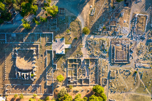 Stanowisko archeologiczne - sanktuarium Asklepiosa, Amfiteatr, Epidaurus, Grecja. Widok z drona.