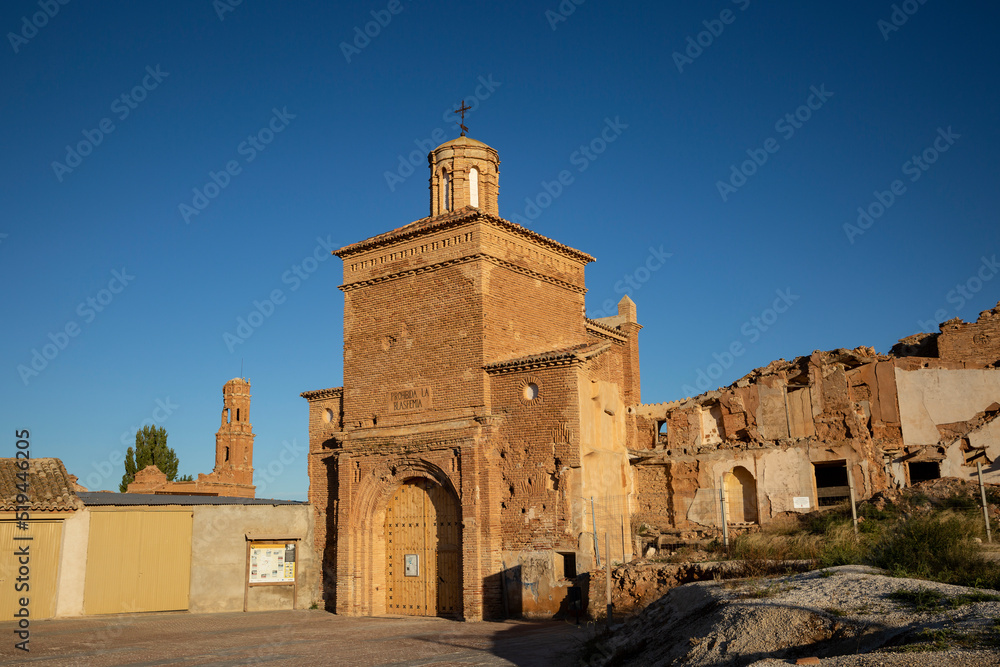 entrance gate to the old town of Belchite (Belchit), Campo de Belchite, province of Zaragoza, Aragon, Spain