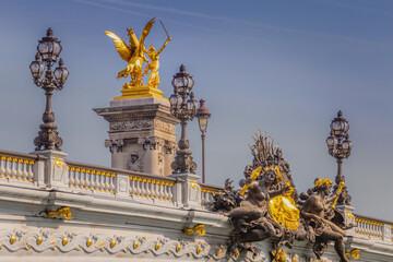 Leinwandbilder Pont Alexandre III Laternen und Statuen Pont Alexandre III  © Aide