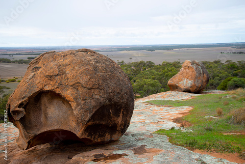 Tcharkuldu Rock - South Australia photo