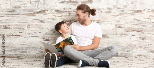 Father and his little son r...