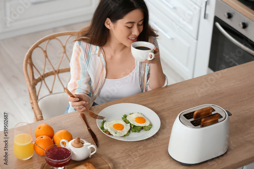 Beautiful young Asian woman...