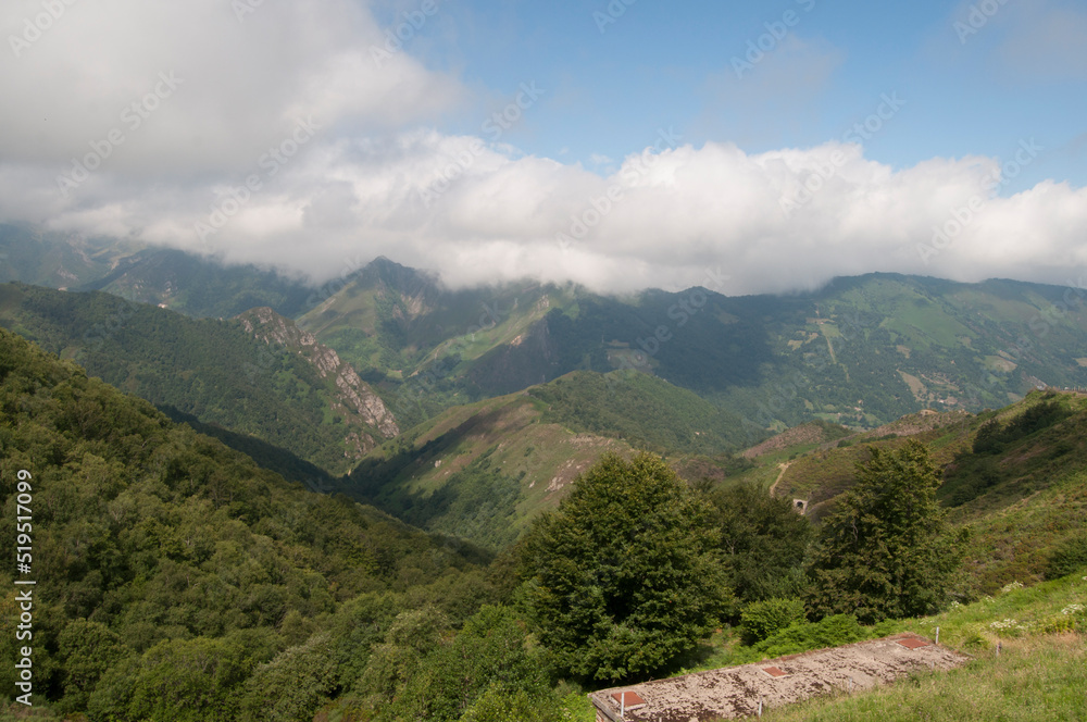 Fototapeta premium Paisaje desde el Puerto de Pajares