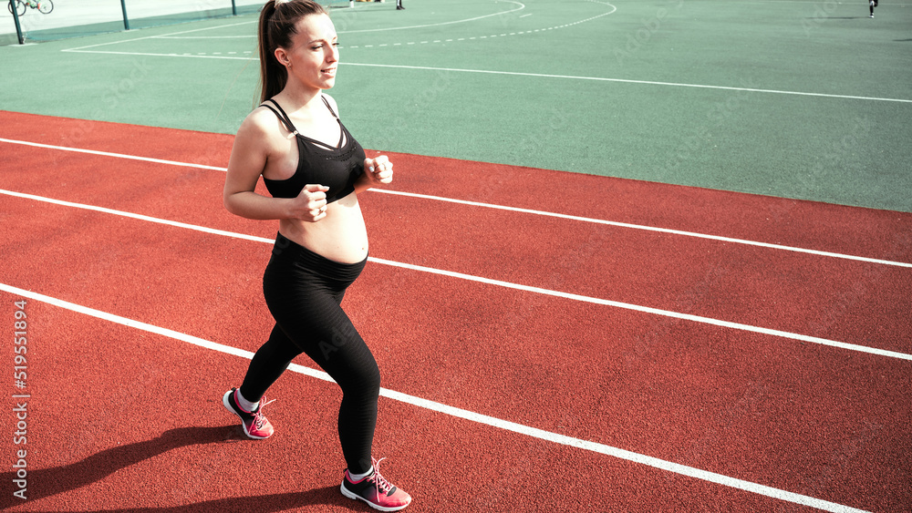 Obraz premium Pregnancy running. Prenatal healthy fitness active fit gym outside. Pregnant woman training yoga sport exercise. Pregnancy exercise.