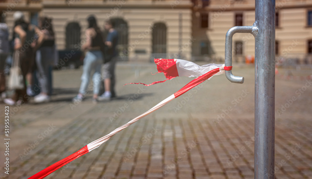 rot weiß gestreiftes Absperrband, Bebel-Platz, Berlin