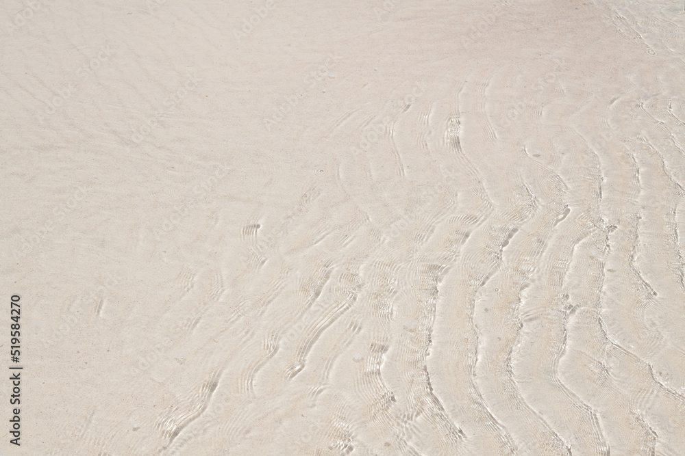 Obraz premium キラキラ輝く透明な波