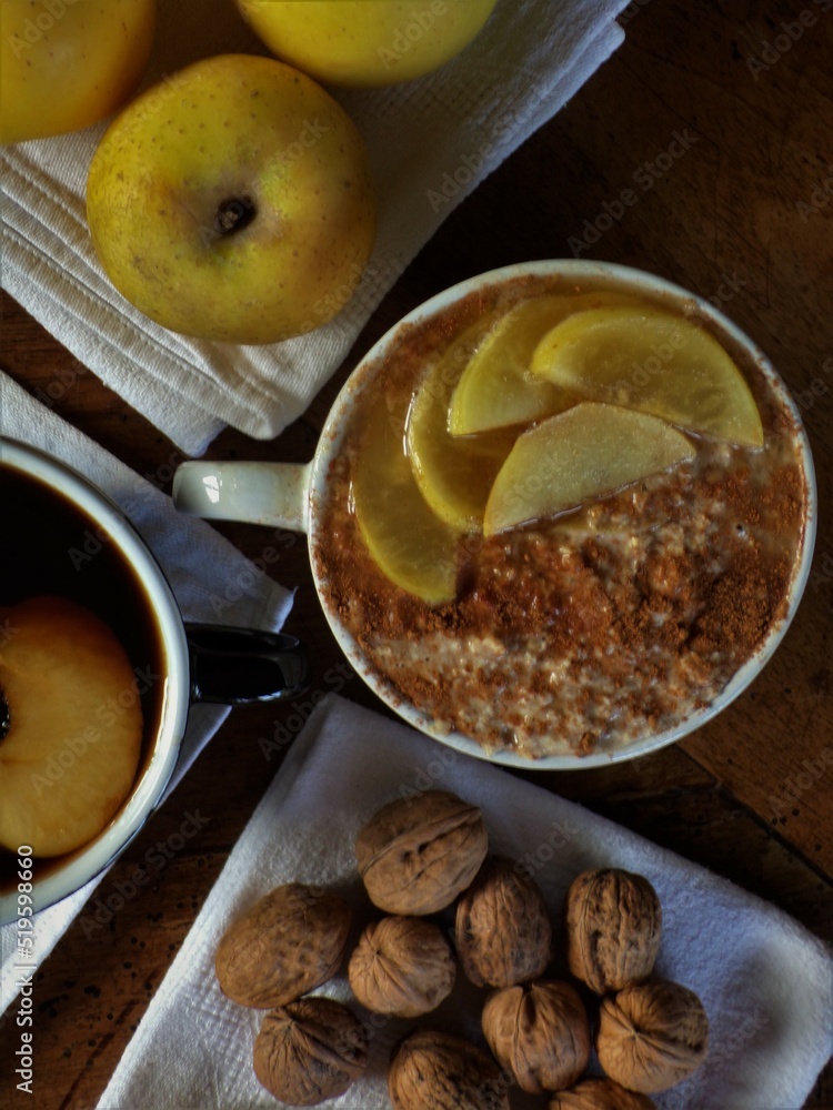 Apple cinnamon porridge / porridge à la pomme et à la cannelle Apple cinnamon porridge / porridge à la pomme et à la cannelle