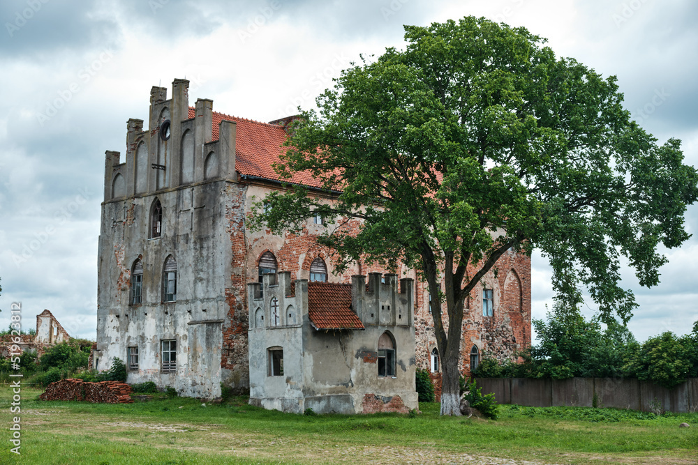 Obraz premium ruined estate