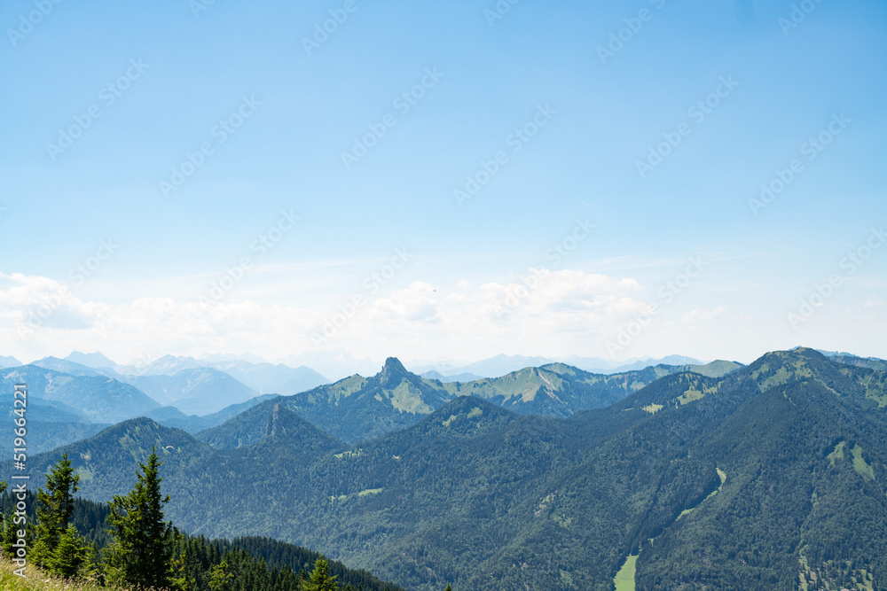Mangfallgebirge Voralpen Tegernsee Bayern an herrlichem Sommertag