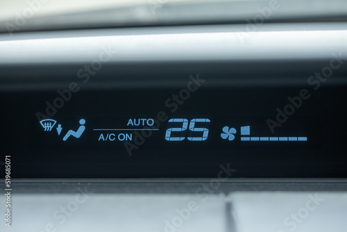 自動車のスピードメーター Car speedometer