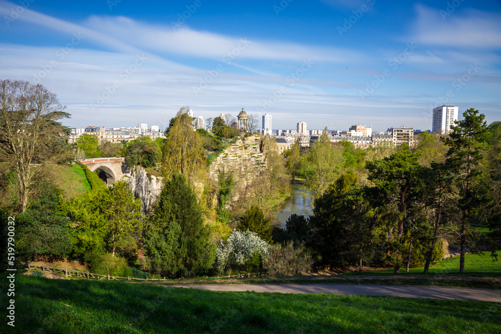 Fototapeta premium Buttes Chaumont park in Paris