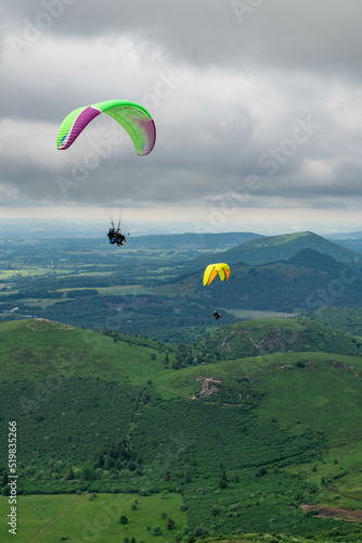 Paragliding around Puy-de-Dôme in Auvergne