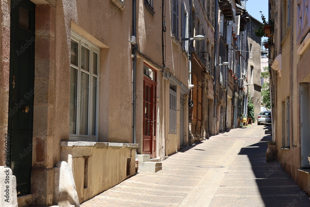 Obraz premium Rue typique, ville de Rodez, département de l'Aveyron, France