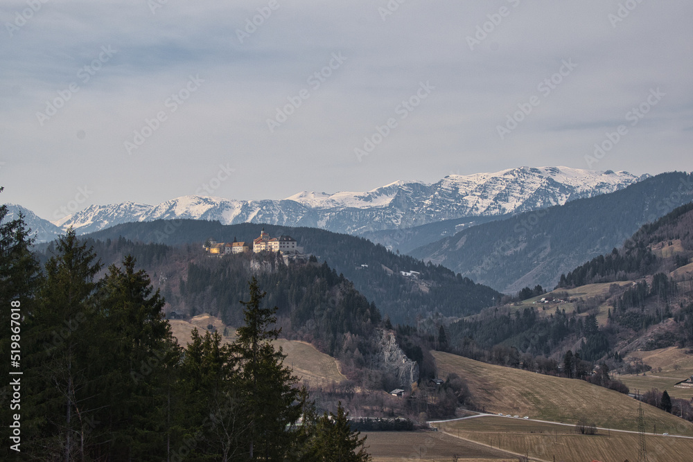 Burg Strechau bei Rottenmann und Totes Gebirge, Steiermark