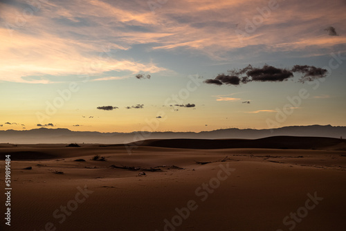 Últimas luces sobre las dunas del Delta de l'Ebro, España