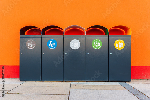 Garbage bins garbage sorting