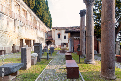 Fototapeta Naklejka Na Ścianę i Meble -  Verona. Percorso del Museo archeologico.