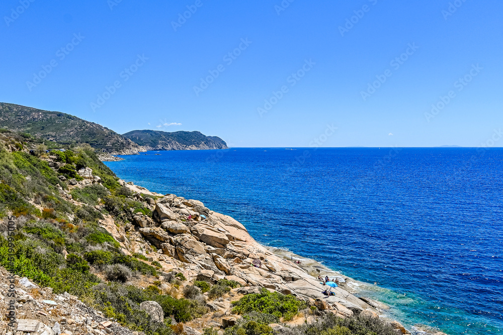 Pomonte, Elba, Bergstrasse, Küste, Küstenstrasse, Westküste, Gefahr, Steinschlag, Insel, Mittelmeer, Wassersport, Strand, Badeferien, Comune di Marciana, Sommer, Italien Pomonte, Elba, Bergstrasse, Küste, Küstenstrasse, Westküste, Gefahr, Steinschlag, Insel, Mittelmeer, Wassersport, Strand, Badeferien, Comune di Marciana, Sommer, Italien