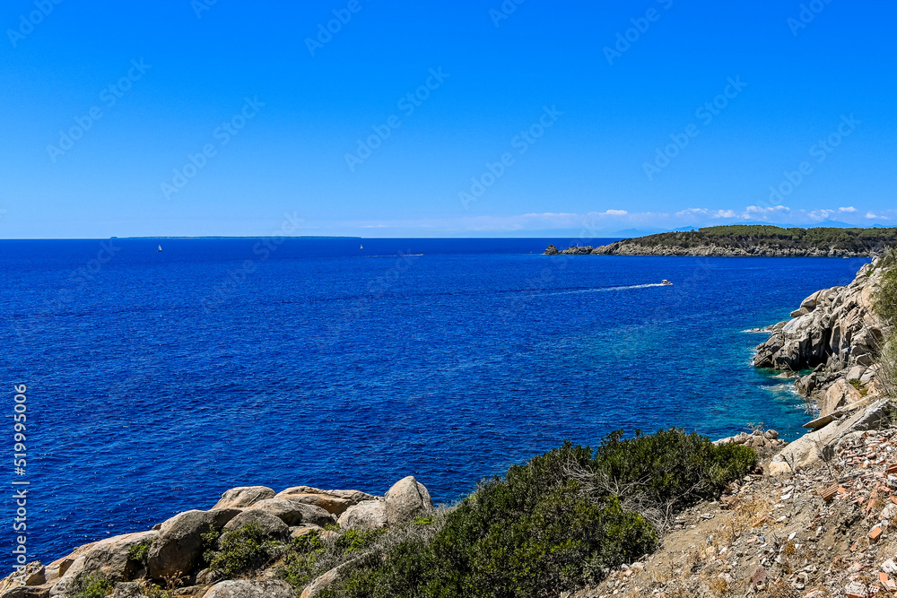 Pomonte, Elba, Bergstrasse, Küste, Küstenstrasse, Westküste, Gefahr, Steinschlag, Insel, Mittelmeer, Wassersport, Strand, Badeferien, Comune di Marciana, Sommer, Italien Pomonte, Elba, Bergstrasse, Küste, Küstenstrasse, Westküste, Gefahr, Steinschlag, Insel, Mittelmeer, Wassersport, Strand, Badeferien, Comune di Marciana, Sommer, Italien