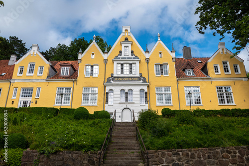 houses in the city