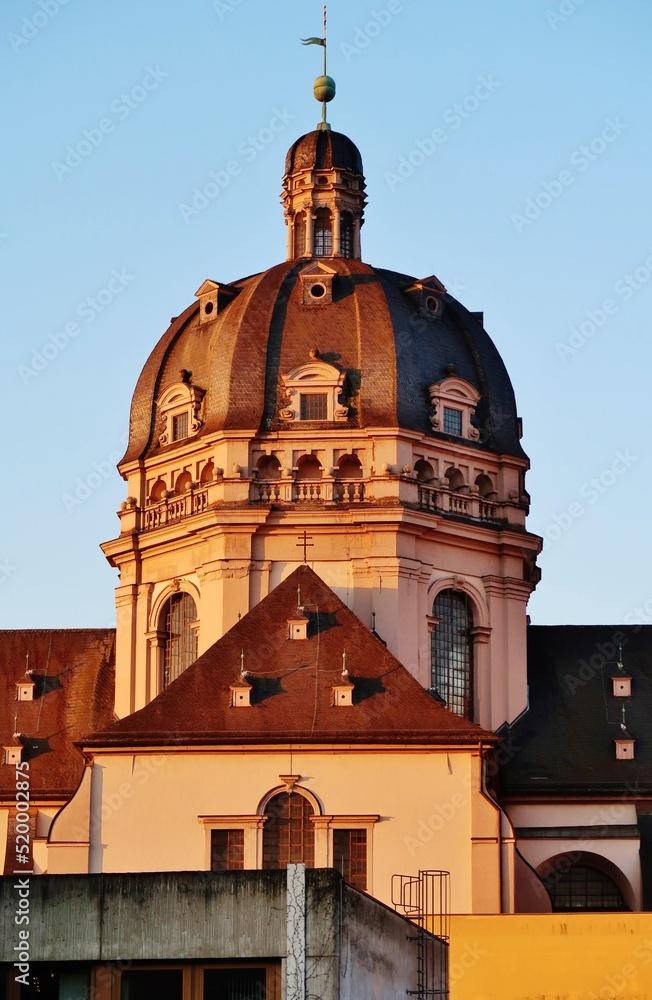 Würzburg, Stift Haug, Kuppel in der Morgensonne