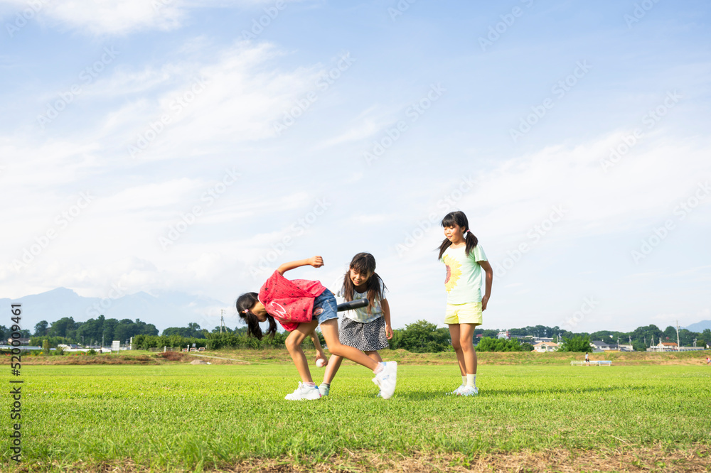 子どもの野球 草野球 女子 女の子 日本人 スポーツ 子どもの野球 草野球 女子 女の子 日本人 スポーツ