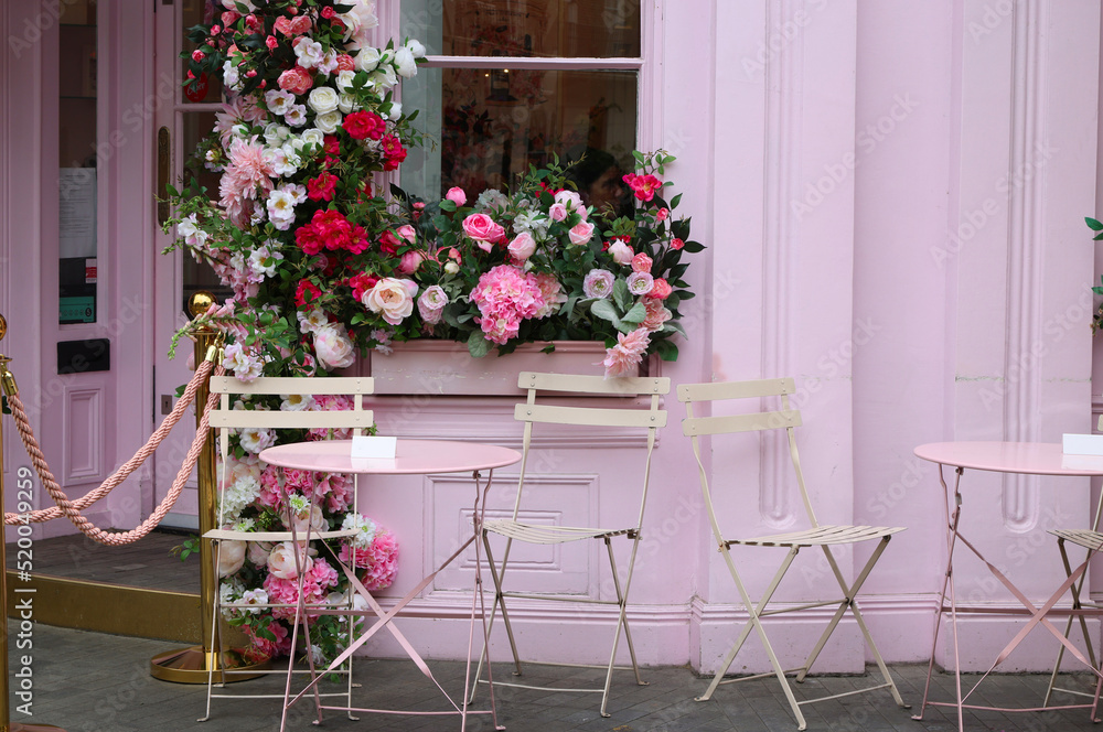 Fototapeta premium Flower corner in the city of London