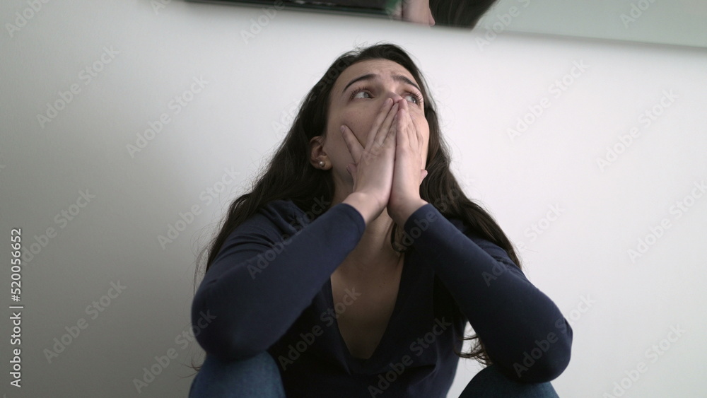 Αυτοκόλλητο One fearful person overwhelmed with emotional problems
