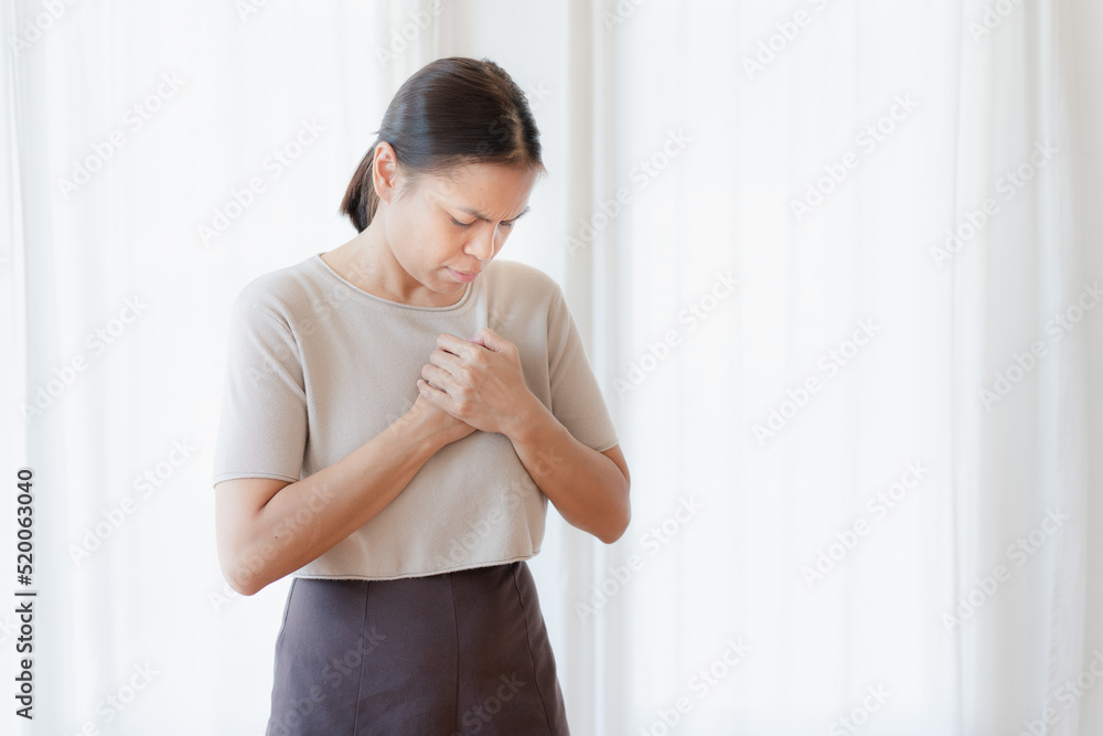 person with headache , The women has heart disease and go to hospital urgent. person with headache , The women has heart disease and go to hospital urgent.