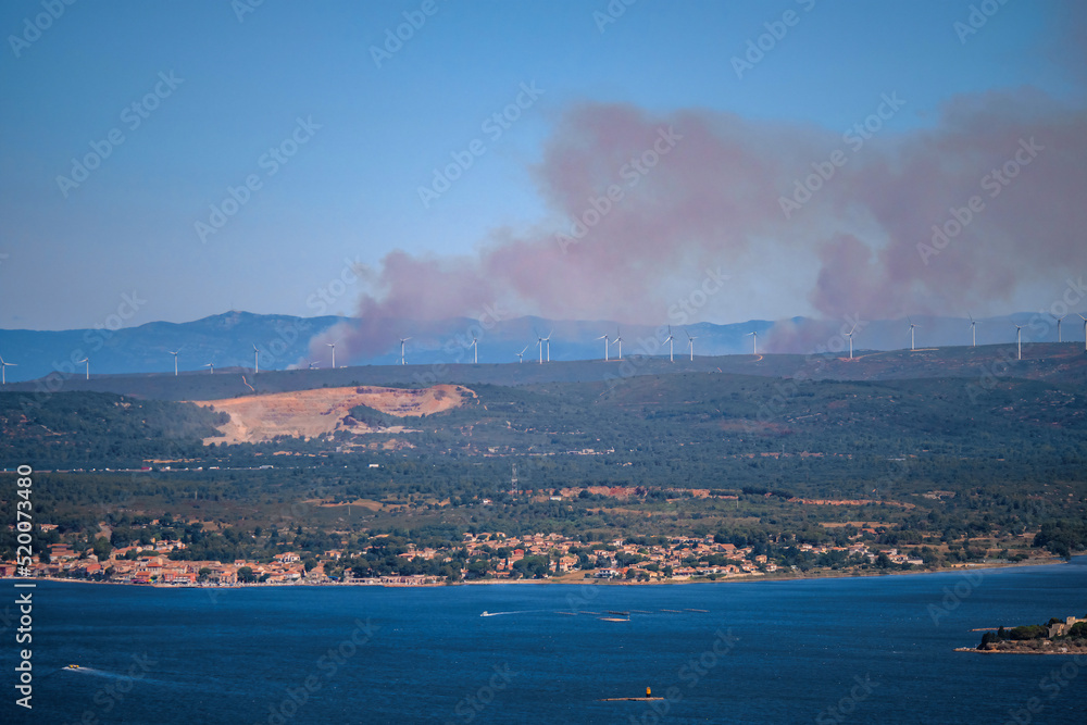 Smoke in the distance from Sète/Fumée au loin depuis Sète