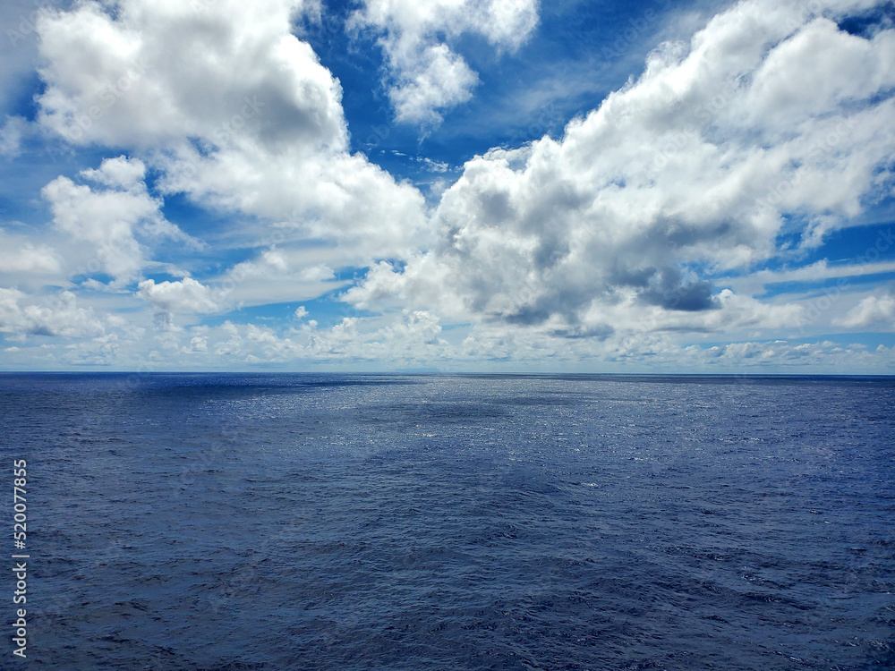 Obraz premium clouds over the sea