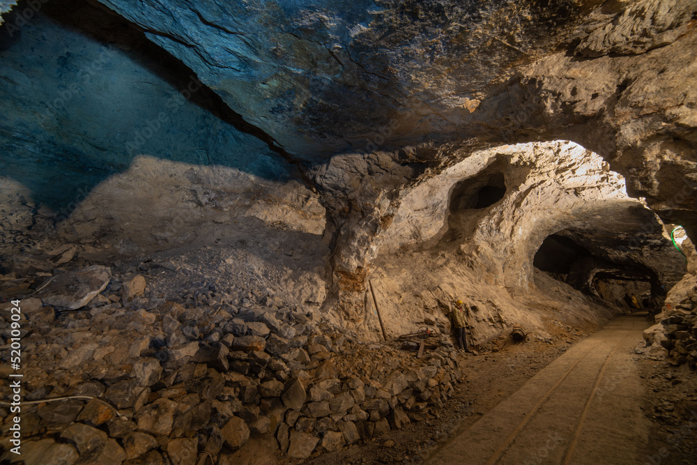 Obraz premium Dossena mining field