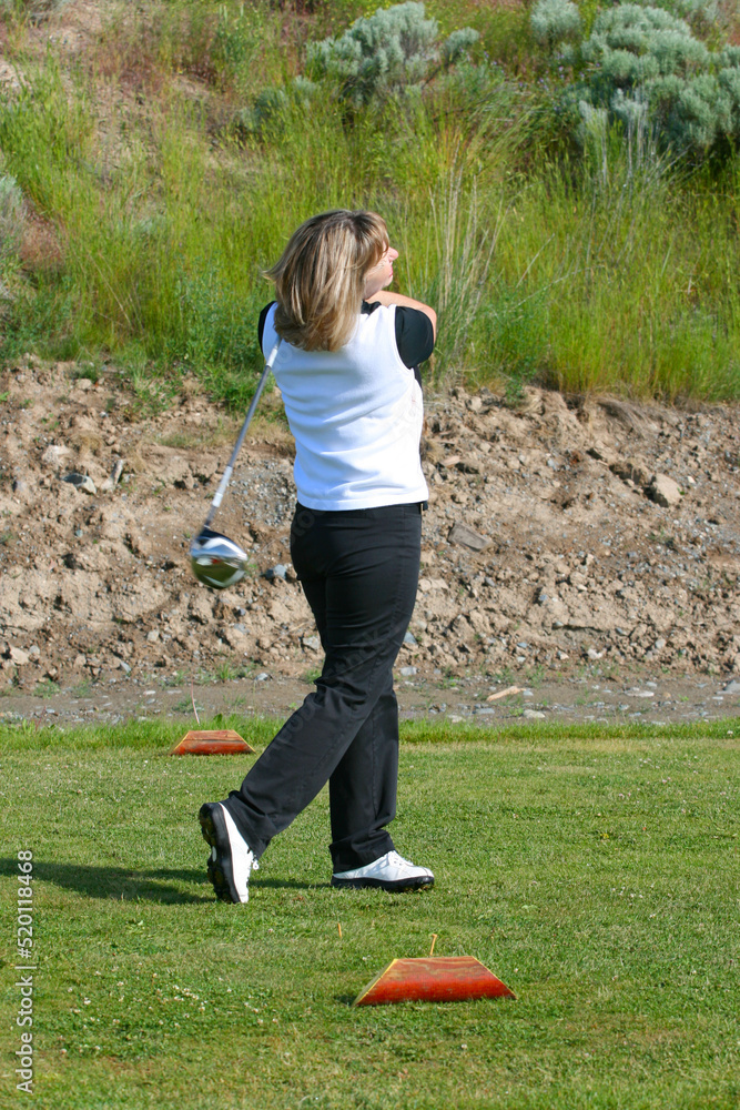 Fototapeta premium Female golfer