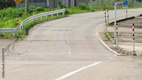 Wallpaper Mural 夏の道路　炎天下の道路のカゲロウ Torontodigital.ca