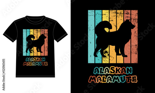 Funny Alaskan Malamute Vintage Retro Sunset Silhouette Gifts Dog Lover Dog Owner Essential T-Shirt
