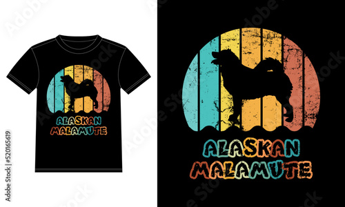 Funny Alaskan Malamute Vintage Retro Sunset Silhouette Gifts Dog Lover Dog Owner Essential T-Shirt
