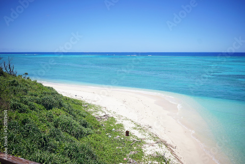 沖縄県の離島宮古島の観光スポット 池間島と青い海のビーチ 日本の絶景