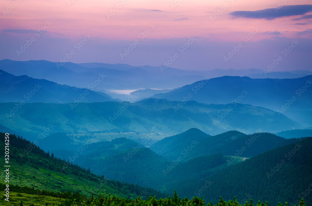 Fototapeta premium Amazing mountain sunrise