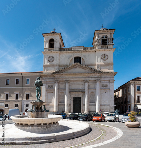 Fotografía Front of the cathedral San Massimo in L'Aquila, Italy