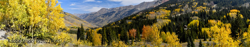 Web Banner of fall in the Rocky Mountains