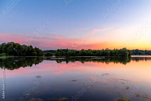 Fototapeta Naklejka Na Ścianę i Meble -  Sunset At Broadwater Lake in Harefield UK