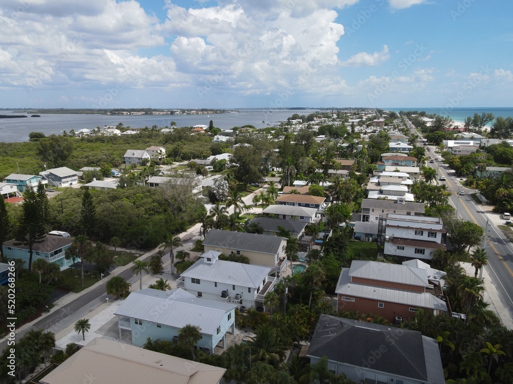 Anna Maria Island is home to lodging for the traveler looking to escape the cold. Bradenton, Florida Anna Maria Island is home to lodging for the traveler looking to escape the cold. Bradenton, Florida